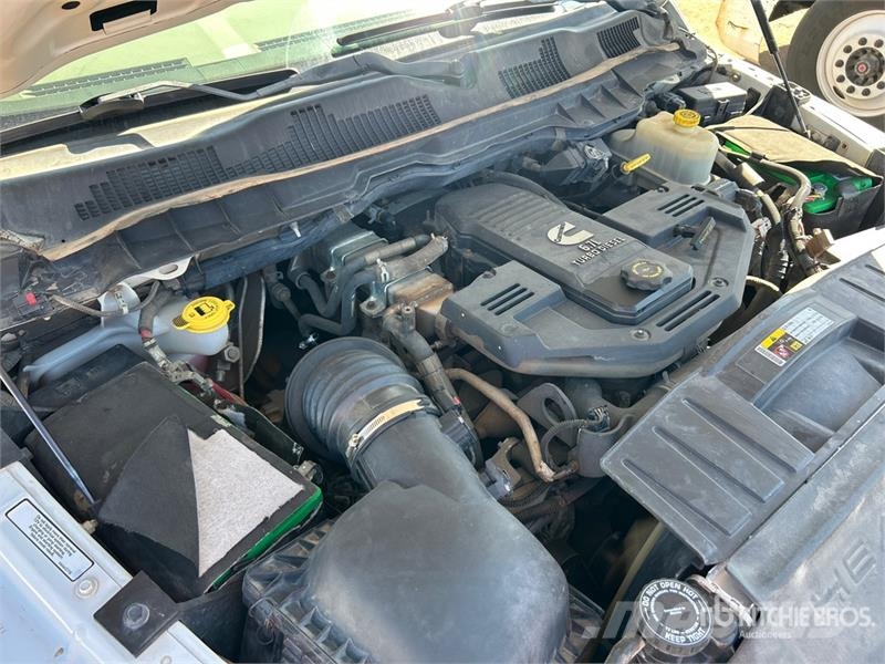 Dodge Ram 5500 Pritschenwagen/Pritschenwagen mit Seitenklappe