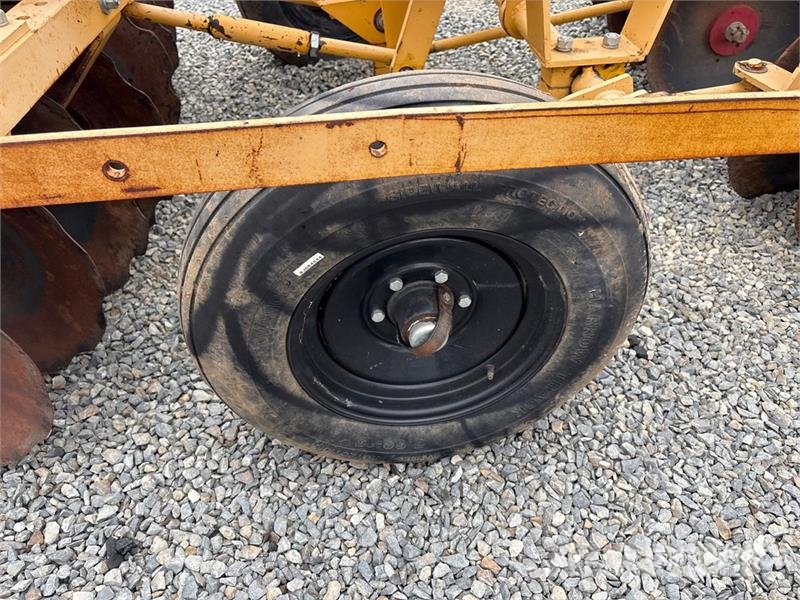 Domries 1090-JJ-F 80 in Semi-Mount Tandem Disc Schijveneggen