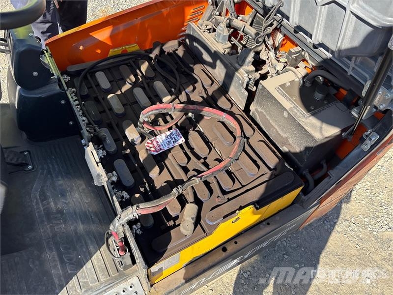 Doosan B20T7 3650 lb Cushion Tire Forklift Carrelli elevatori-Altro