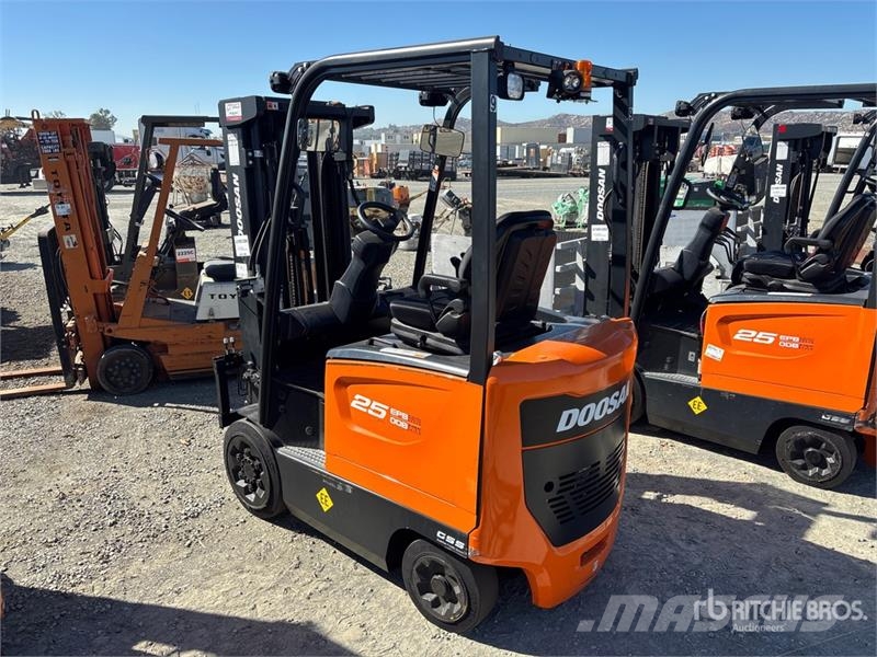 Doosan BC25S-7 2500 lb Cushion Tire Forklift Viličarji - drugo