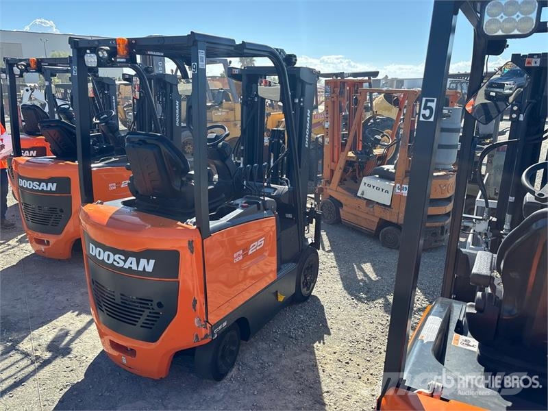 Doosan BC25S-7 2500 lb Cushion Tire Forklift Viličarji - drugo