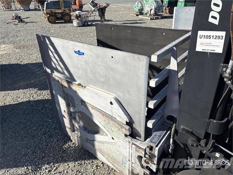Doosan BC25S-7 3000 lb Electric Forklift Электропогрузчики