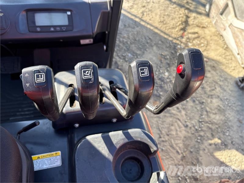 Doosan BC25S-7 3000 lb Electric Forklift Электропогрузчики