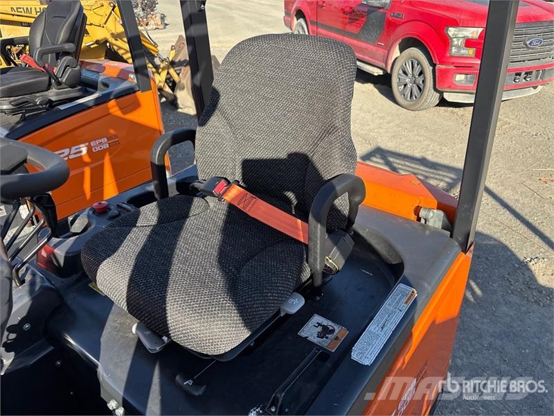 Doosan BC25S-7 3000 lb Electric Forklift Электропогрузчики