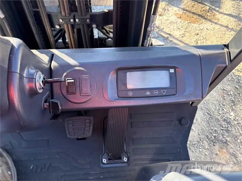Doosan BC25S-7 3000 lb Electric Forklift Электропогрузчики