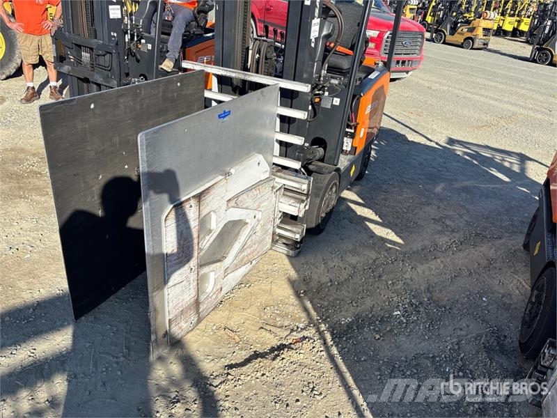 Doosan BC25S-7 3000 lb Electric Forklift Электропогрузчики