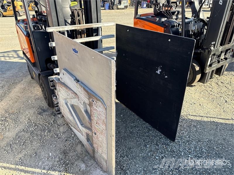 Doosan BC25S-7 3000 lb Electric Forklift Электропогрузчики