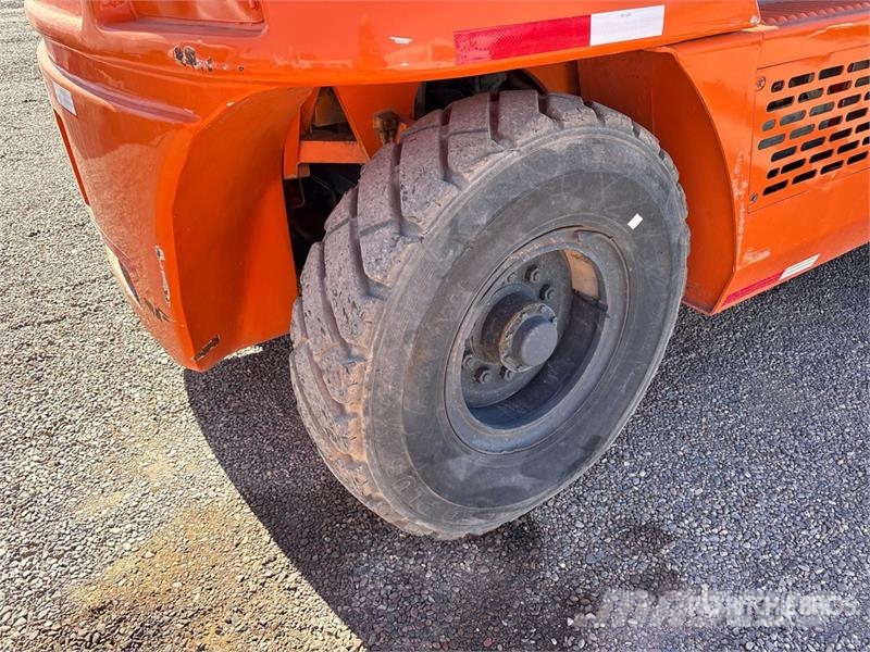 Doosan D160S-5 Pneumatic Tire Forklift Інше
