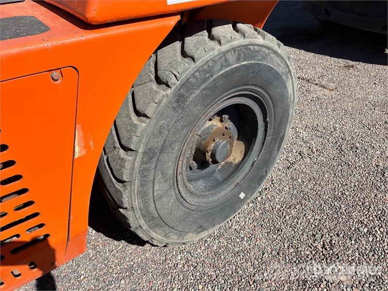 Doosan D160S-5 Pneumatic Tire Forklift Інше