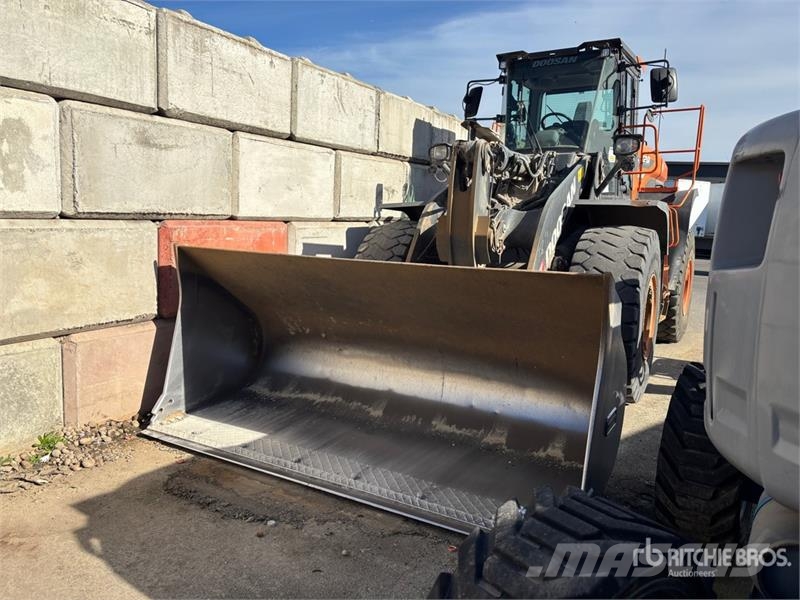 Doosan DL320-7 Wheel Loader Utovarivači na točkove