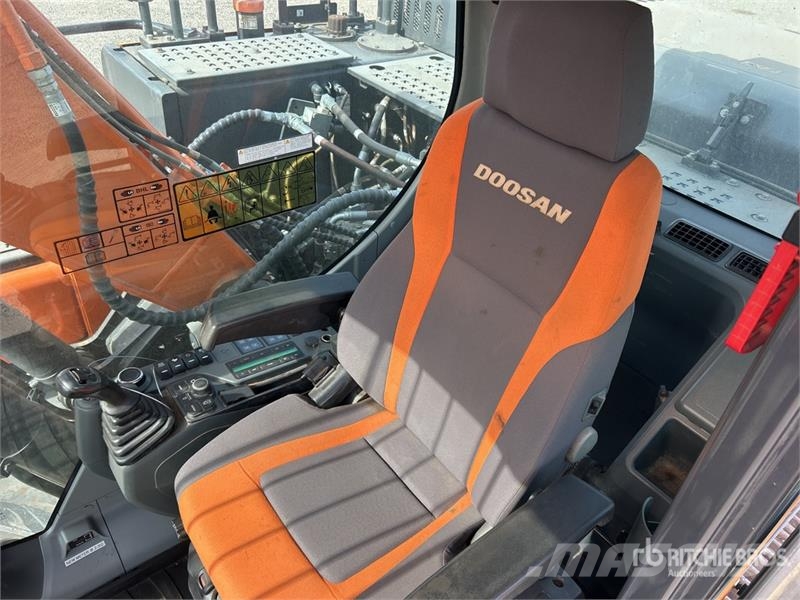 Doosan DX170LC-5 Tracked Excavator Kāpurķēžu ekskavatori