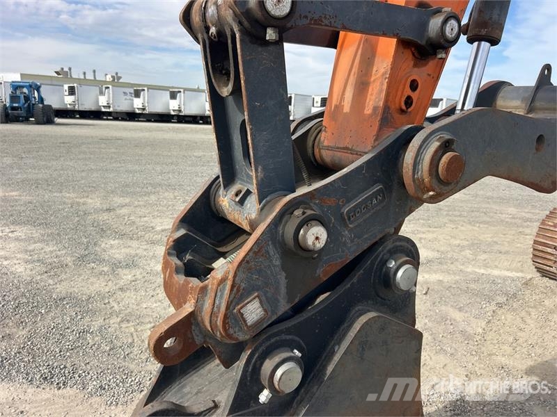 Doosan DX170LC-5 Tracked Excavator Kāpurķēžu ekskavatori