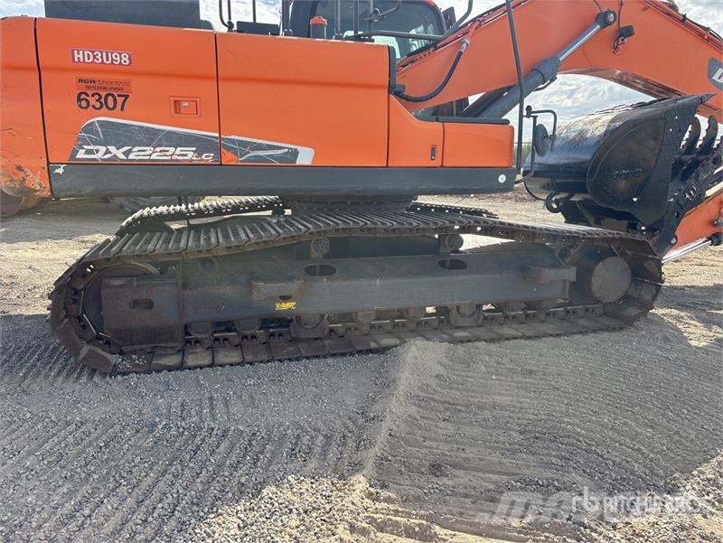 Doosan DX225LC-5 Tracked Excavator Kāpurķēžu ekskavatori