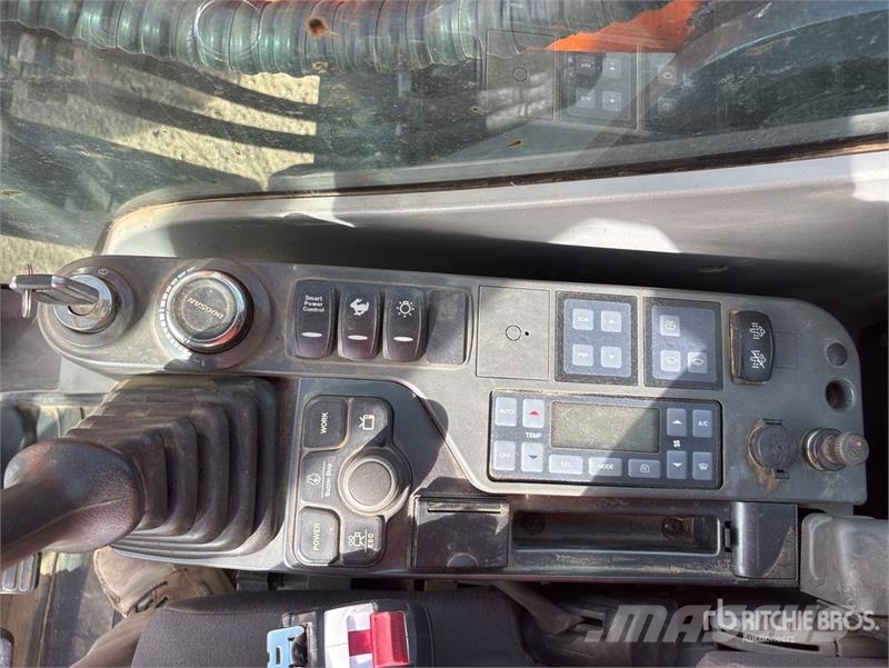 Doosan DX225LC-5 Tracked Excavator Kāpurķēžu ekskavatori