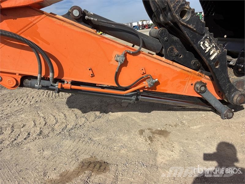 Doosan DX225LC-5 Tracked Excavator Kāpurķēžu ekskavatori
