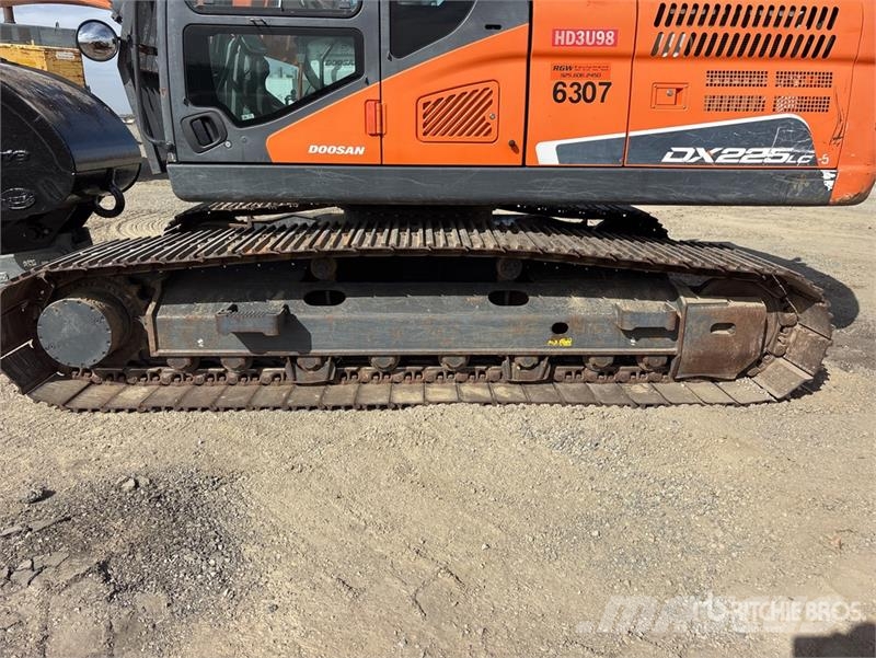 Doosan DX225LC-5 Tracked Excavator Kāpurķēžu ekskavatori