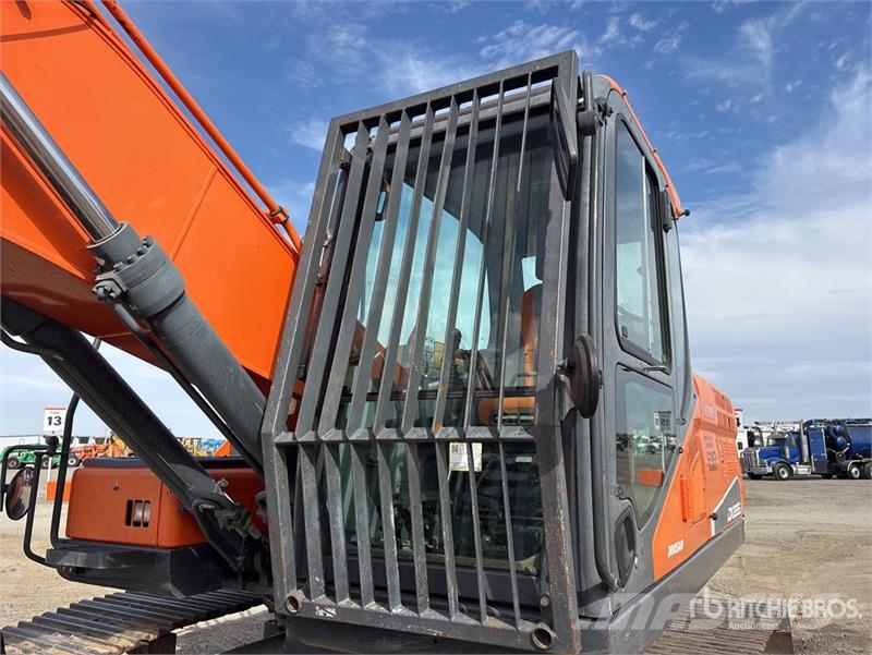 Doosan DX225LC-5 Tracked Excavator Kāpurķēžu ekskavatori