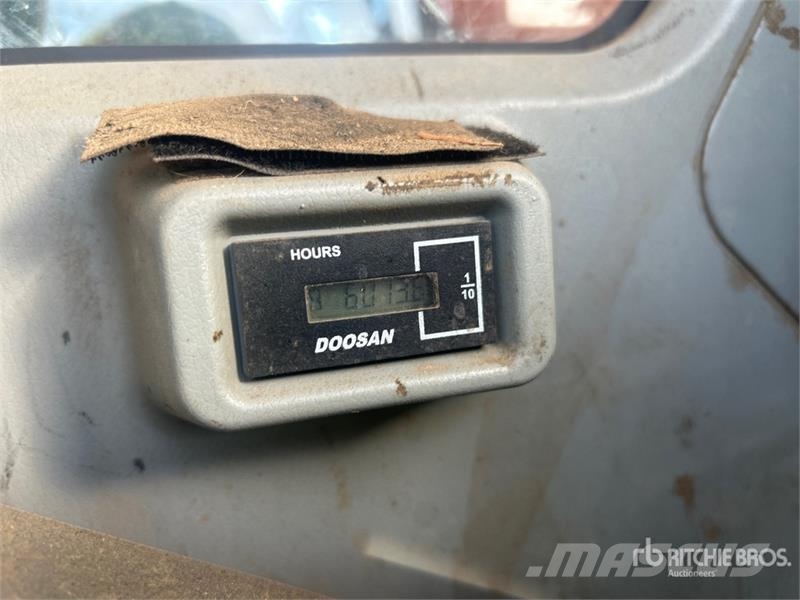 Doosan DX235 LCR-5 Tracked Excavator (Inoperable) Excavadoras de cadenas