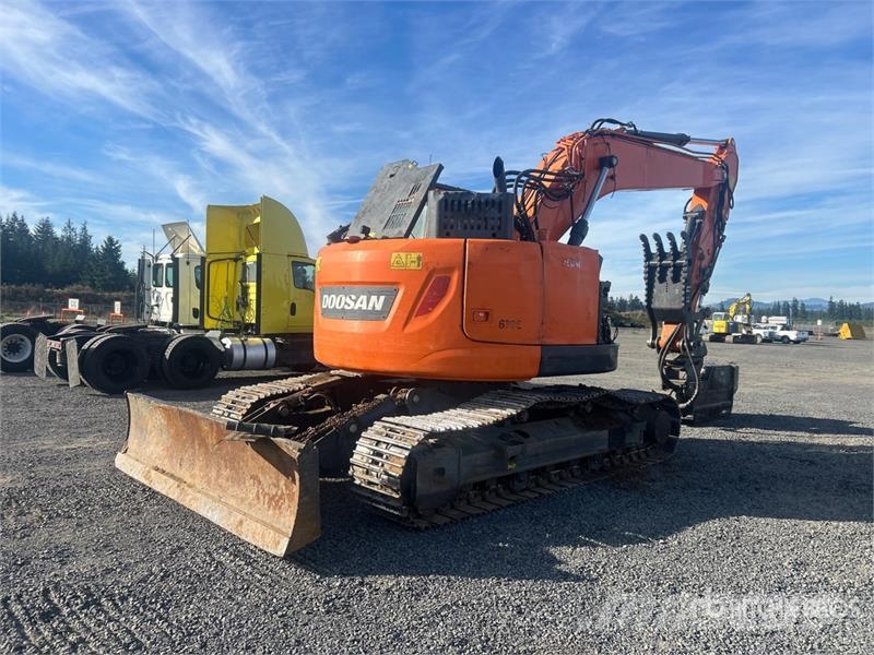 Doosan DX235LCR-5 Tracked Excavator (Inoperable) Excavadoras de cadenas