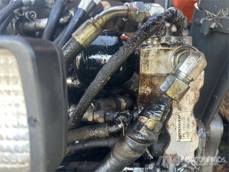 Doosan DX235LCR-5 Tracked Excavator (Inoperable) Excavadoras de cadenas