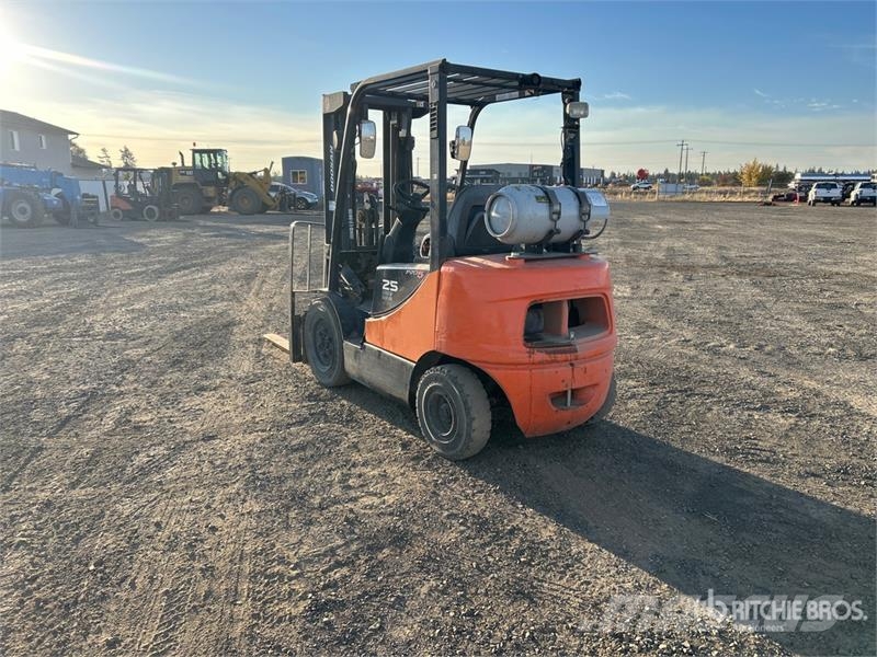 Doosan G25E-5 4600 lb Forklift Empilhadores - Outros