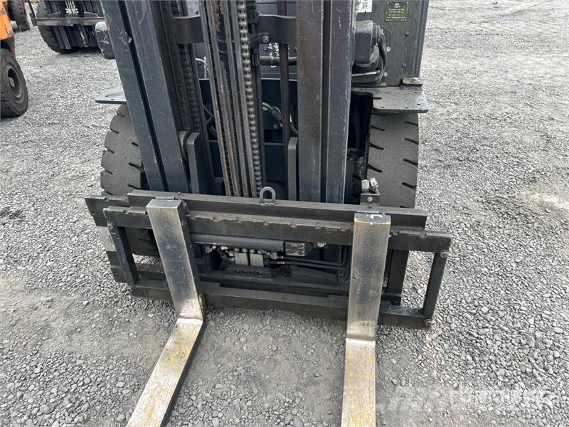 Doosan G25N-7 4600 lb Cushion Tire Forklift Gaffeltrucker - Annet