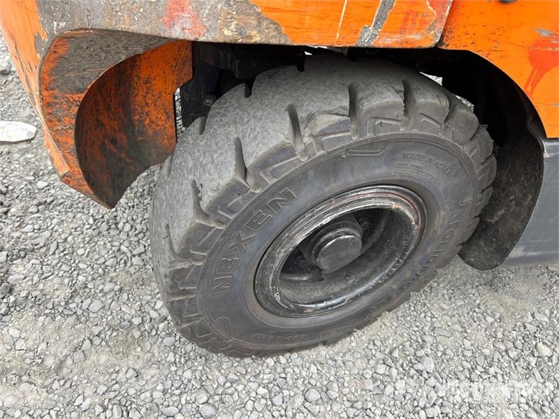 Doosan G25N-7 4600 lb Cushion Tire Forklift Gaffeltrucker - Annet