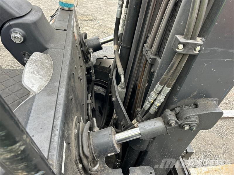 Doosan G25N-7 4600 lb Cushion Tire Forklift Gaffeltrucker - Annet