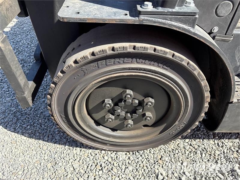 Doosan G25N-7LP 5000 lb Cushion Tire Forklift Wózki widłowe inne