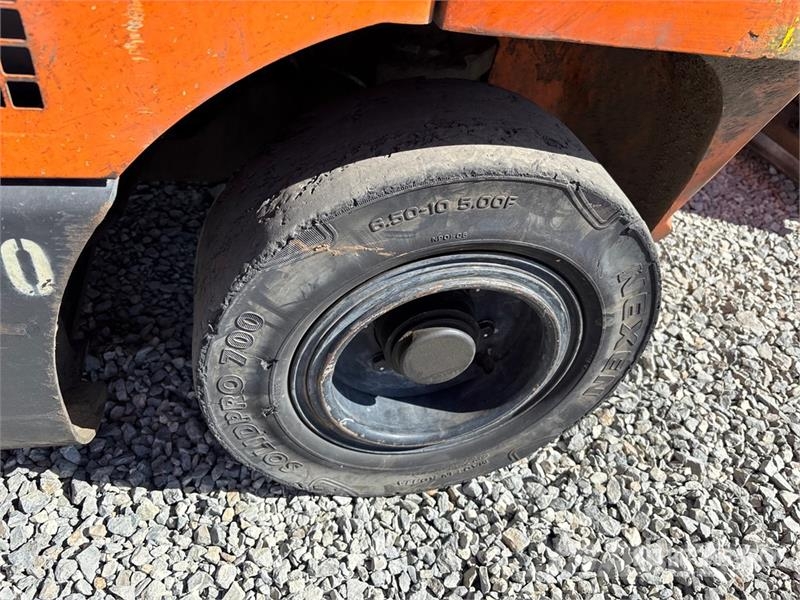 Doosan G25N-7LP 5000 lb Cushion Tire Forklift Wózki widłowe inne
