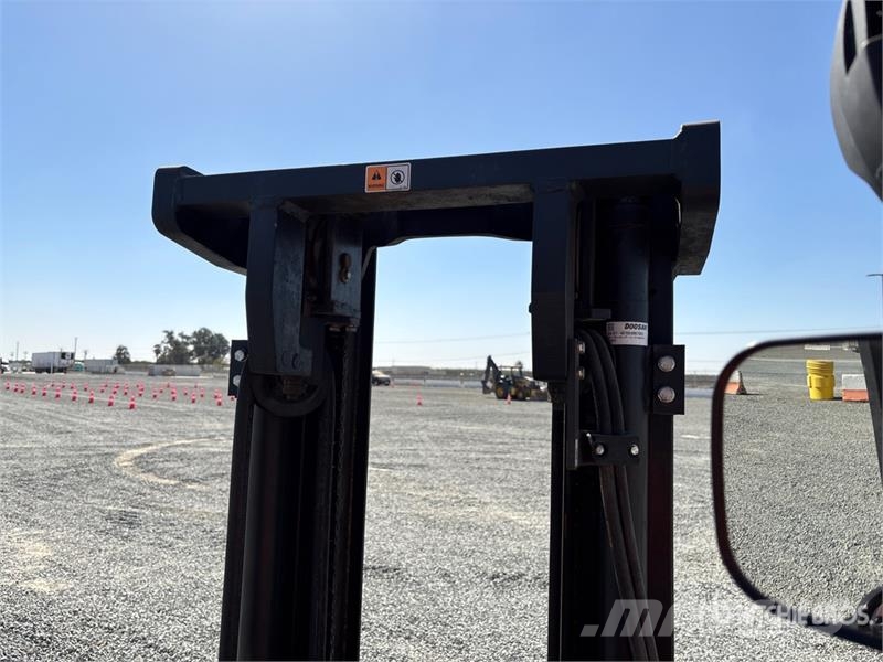 Doosan G25N-7LP 5000 lb Cushion Tire Forklift Wózki widłowe inne