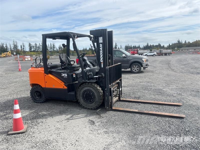 Doosan G35S-7 6950 lb Forklift Інше