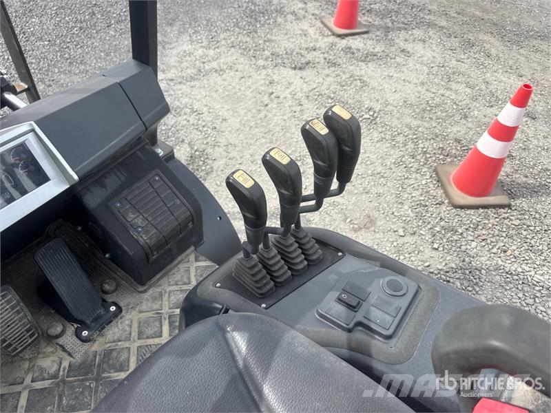 Doosan G35S-7 6950 lb Forklift Інше
