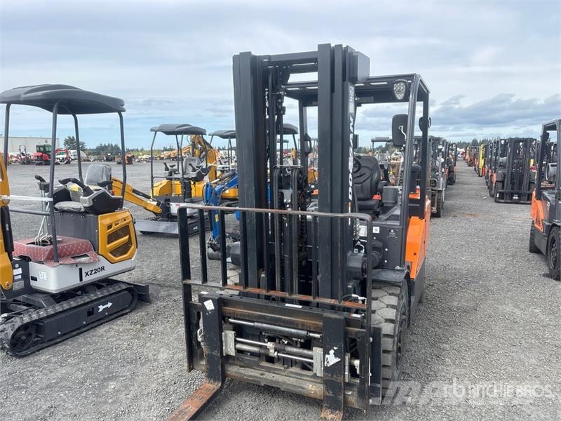 Doosan G35S-7 6950 lb Forklift Інше
