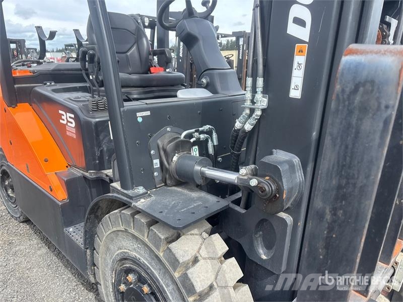 Doosan G35S-7 6950 lb Forklift Інше