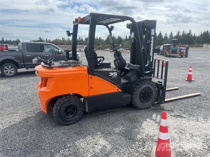 Doosan G35S-7 6950 lb Forklift Інше