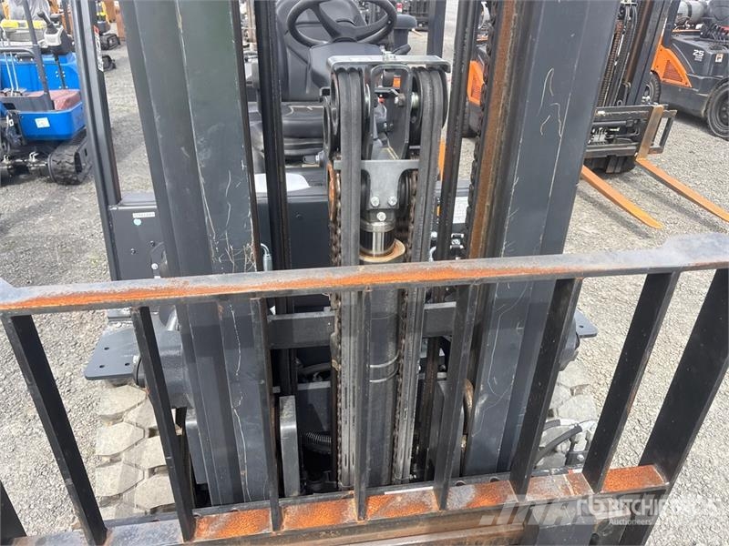 Doosan G35S-7 6950 lb Forklift Інше