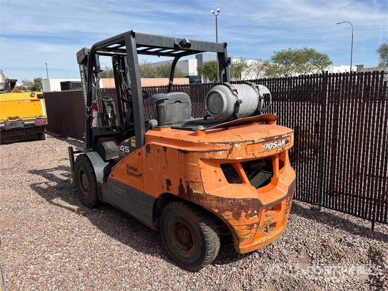 Doosan G45S-7 8700 lb Forklift شاحنات ذات رافعات شوكية - أخرى