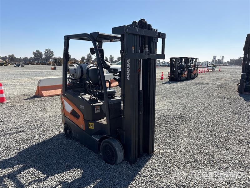 Doosan GC18S-9 3400 lb Cushion Tire Forklift Другие складские механизмы