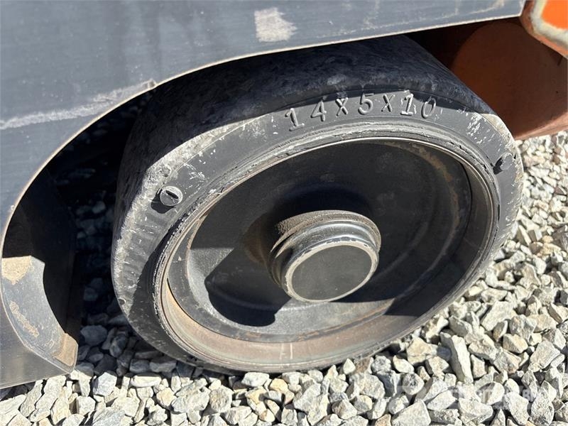 Doosan GC18S-9 3400 lb Cushion Tire Forklift Другие складские механизмы
