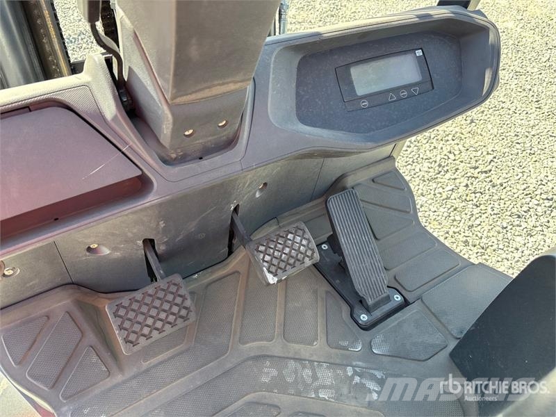 Doosan GC18S-9 3400 lb Cushion Tire Forklift Інше