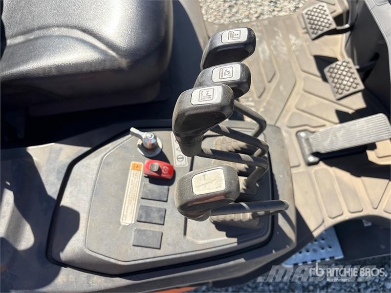 Doosan GC18S-9 3400 lb Cushion Tire Forklift Другие складские механизмы