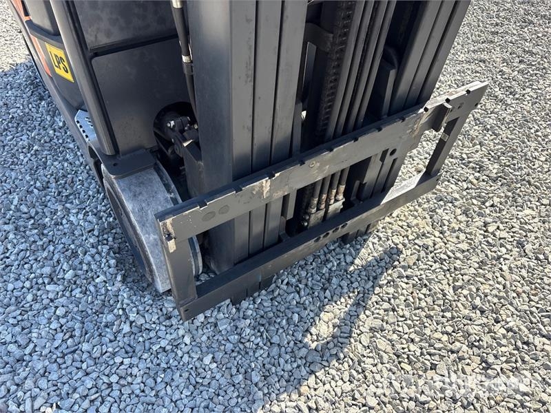 Doosan GC18S-9 3400 lb Cushion Tire Forklift Другие складские механизмы