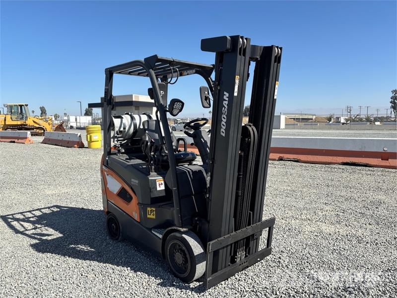 Doosan GC18S-9 3400 lb Cushion Tire Forklift Інше