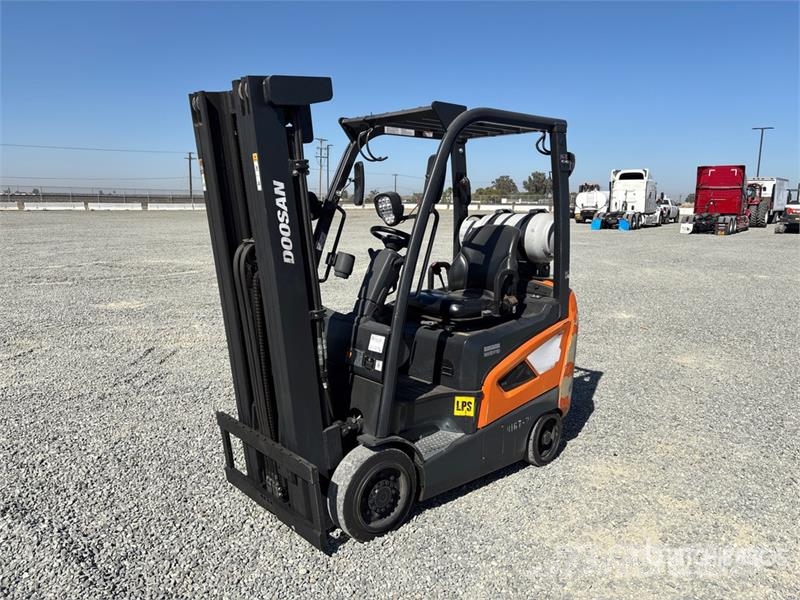 Doosan GC18S-9 3400 lb Cushion Tire Forklift Інше