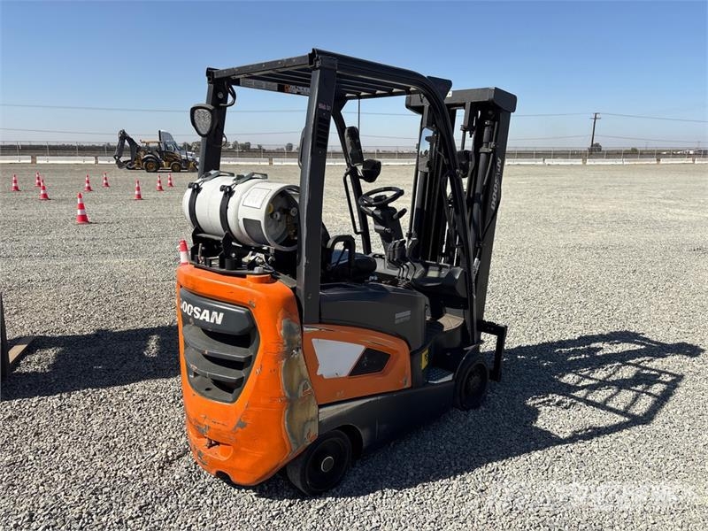 Doosan GC18S-9 6702 lb Forklift Інше