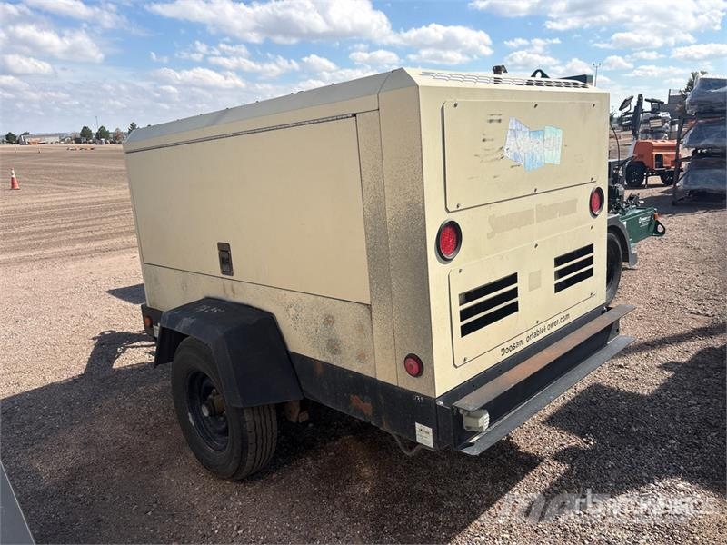 Doosan P425 HP375 425 cfm Mobile Air Compressor 空氣壓縮機