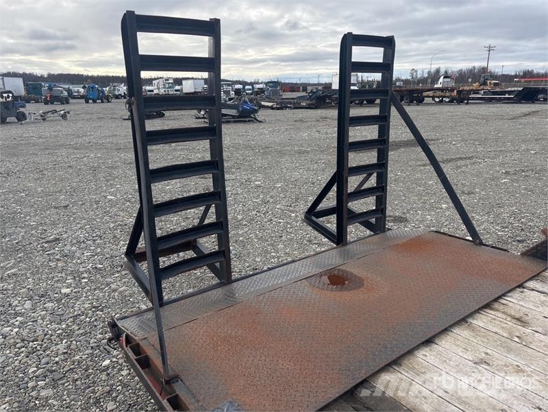 Double A 16 ft T/A Equipment Trailer Auto pārvadāšanas treileri