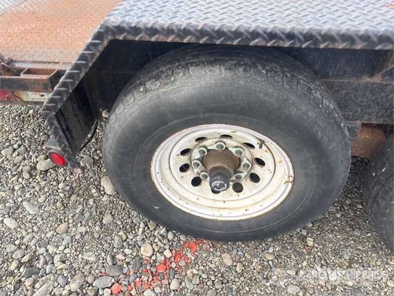 Double A 16 ft T/A Equipment Trailer Auto pārvadāšanas treileri