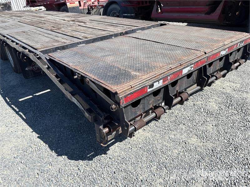 Double A Trailers 52 ft Tri/A Step Deck Trailer لوادر منخفضة